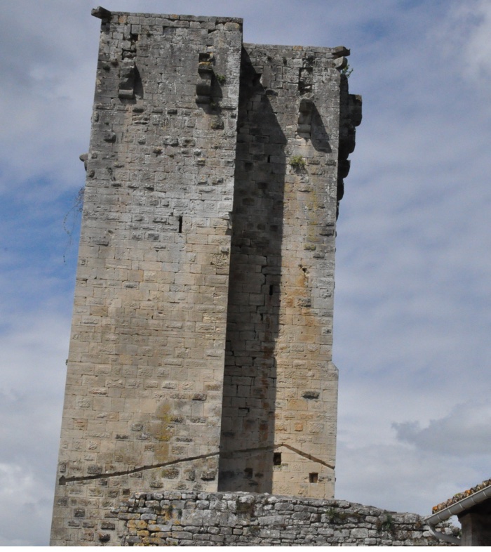Le château de Montclus