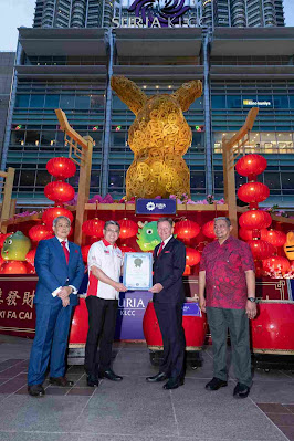 Suria KLCC Rings In The Lunar New Year And Year of the Water Rabbit With Nostalgic Decor and A Record-Breaking Installation