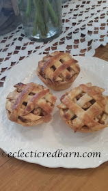 Apple Mini Pies. Share NOW. #pies #minipies #apple #desserts #eclecticredbarn