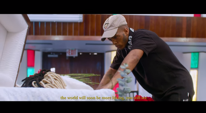 XXXTentacion encarando seu próprio funeral no clipe oficial da faixa 'SAD!'