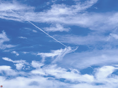 Summer white clouds: Yuigahama-beach (Kamakura)