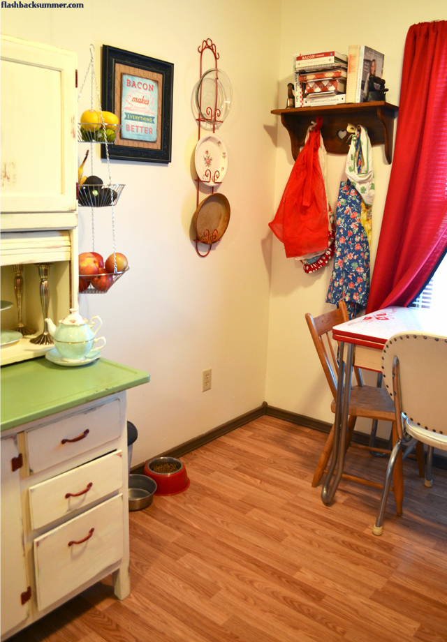 Flashback Summer: Decorating a Renter's Kitchen on a Budget, Vintage Style