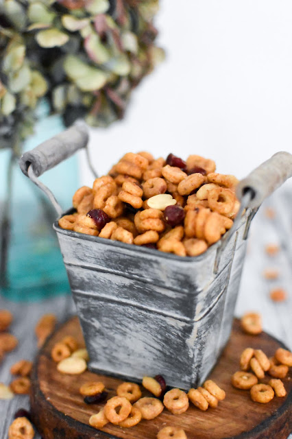 Pumpkin Spice Cheerios Snack Mix