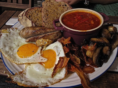 Sarnies, breakfast platter