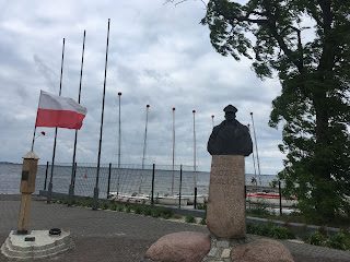 rowerem wzdłuż wybrzeża. pomnik zaślubin Polski z morzem, Puck