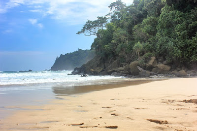 pantai tersembunyi di Malang, pantai di Malang, pantai belum terjamah di Malang