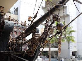 Skeleton pirate ship figurehead