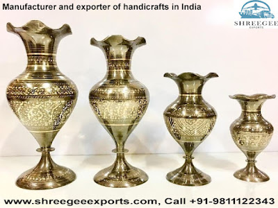 Manufacturer And Exporter Of Handicrafts in India