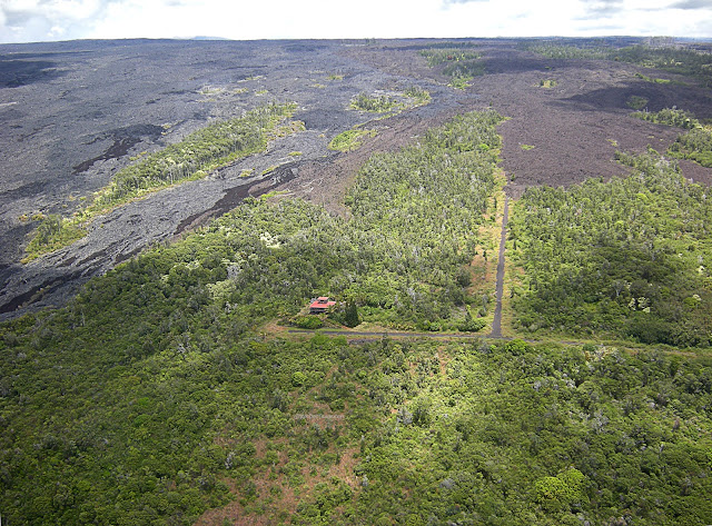 Kilauea volcano geology tour helicopter boat lava ocean entry photographs copyright RocDocTravel.com