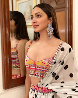 Kiara Advani HD Wallpapers | Kiara Advani Hot Images | Latest Kiara Advani Wallpapers HD Free Download (1080p to 2K) - Fun Reasons