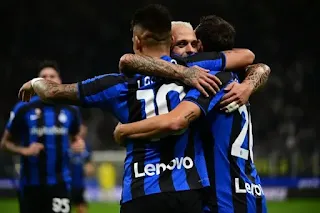 Inter remain first despite being held to a 1-1 draw by Napoli