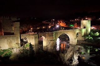 puente san martín, toledo, medieval, románico, tajo, río fotografía nocturna, munimara,