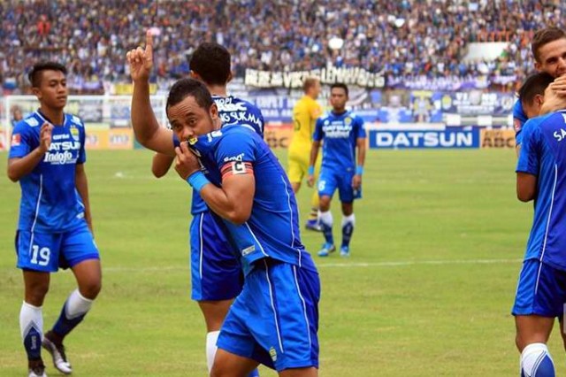 Persib Bandung vs Mitra Kukar