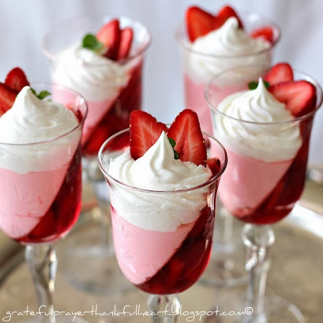 Jello Strawberry Parfait