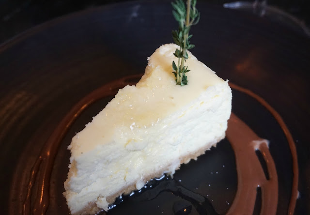 white chocolate cheesecake