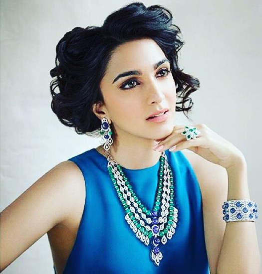 Kiara Advani Decorative Layered Gemstone Necklace