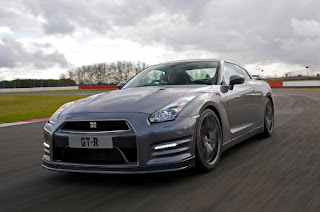 Nissan gt-r Review