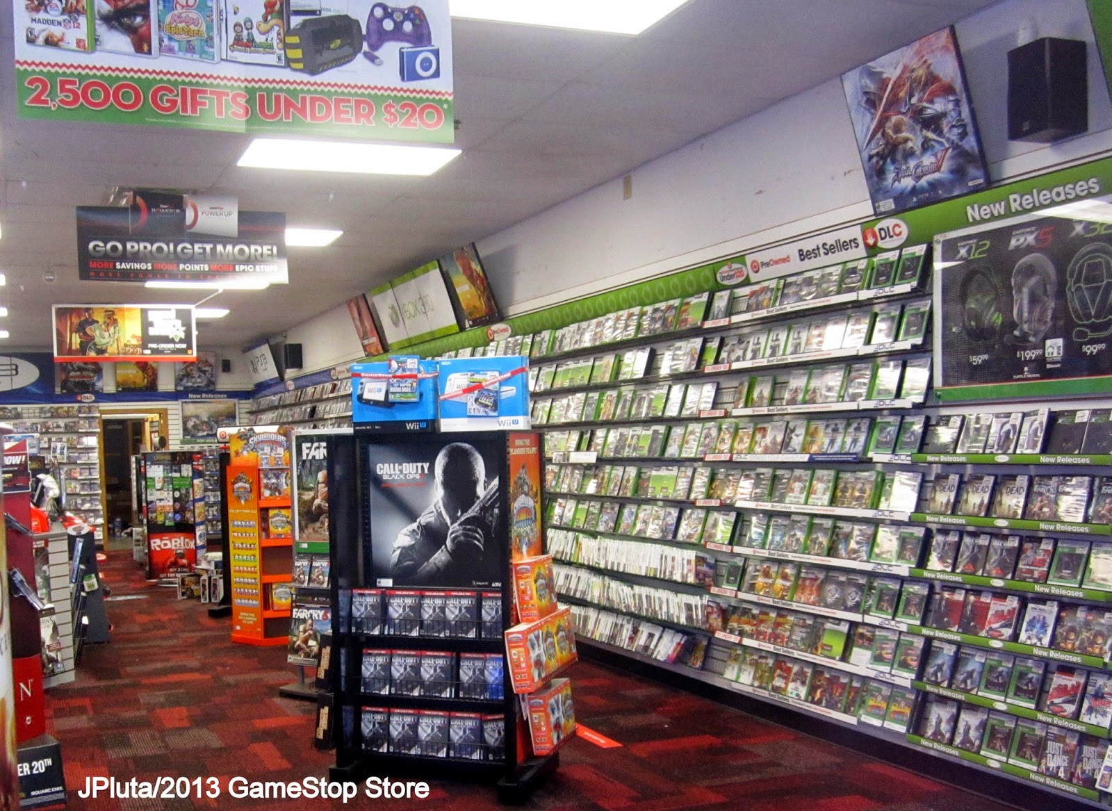GAMESTOP+STORE+Interior,+Game+Stop+Video+Gaming+Retail+Store+Game+Machines+Sales