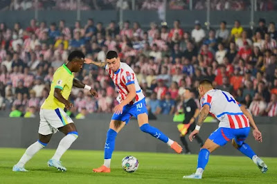 Brasil perde para o   Paraguai em duelo válido pela oitava rodada das Eliminatórias Sul-Americanas 