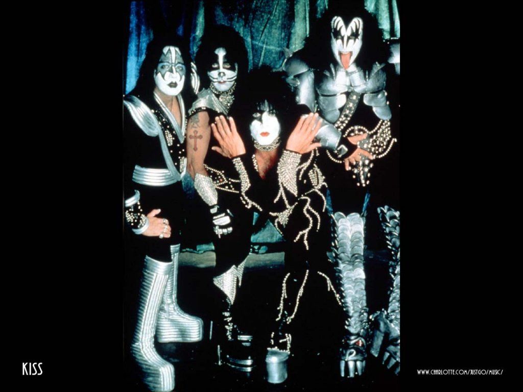 Kiss Wallpapers