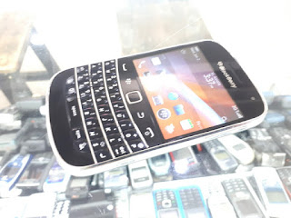 Hape Jadul Blackberry 9900 Dakota Seken Mulus Kolektor Item