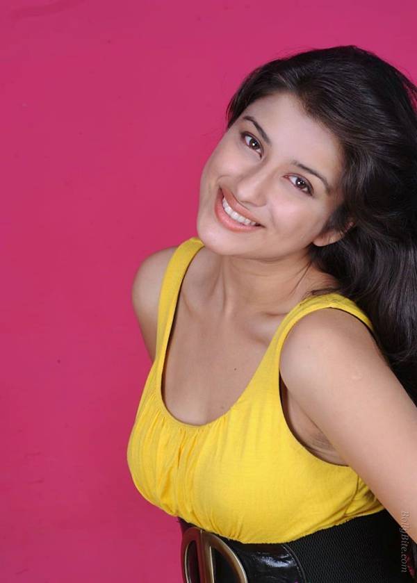 Madhurima Hot Photoshoot Pics in Yellow Dress