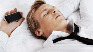 Tips Agar Penggila Gadget Mudah Tidur