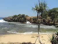 Pantai Jonggring Saloko, Salah Satu Pantai Cantik di Malang