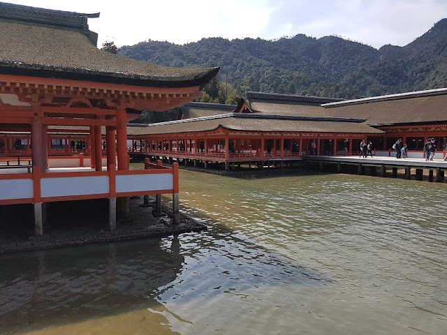 hiroshima miyajima itsukushima shrine