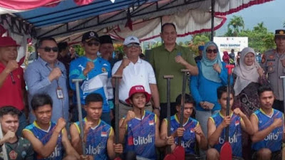 Pacu Sampan Open Race II di Danau Maninjau Digelar