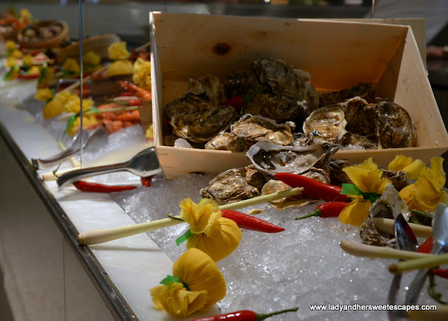 oysters at Palazzo Versace Dubai