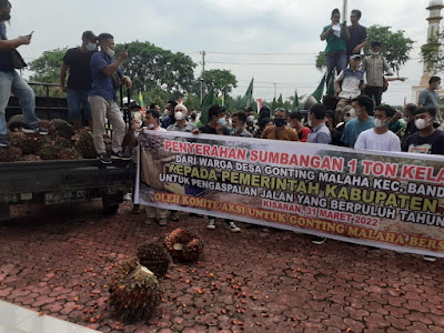 Kesal Lihat Janji PEMKAB Asahan,Warga Desa Gonting Malaha Sumbangkan Satu Ton TBS Untuk Infrastruktur.