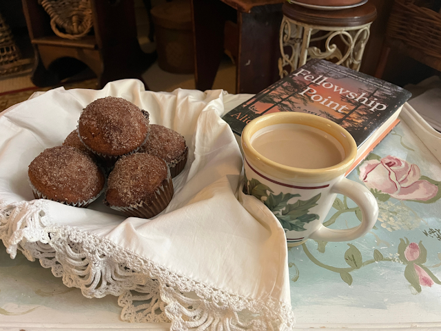 muffins books and tea