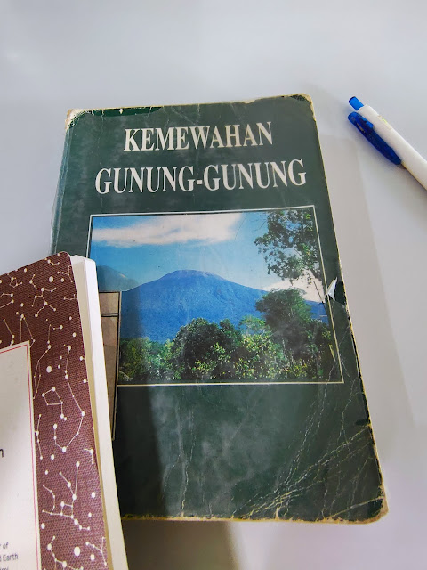 Mencari Buku Pendakian Zaman (Amat) Lawas