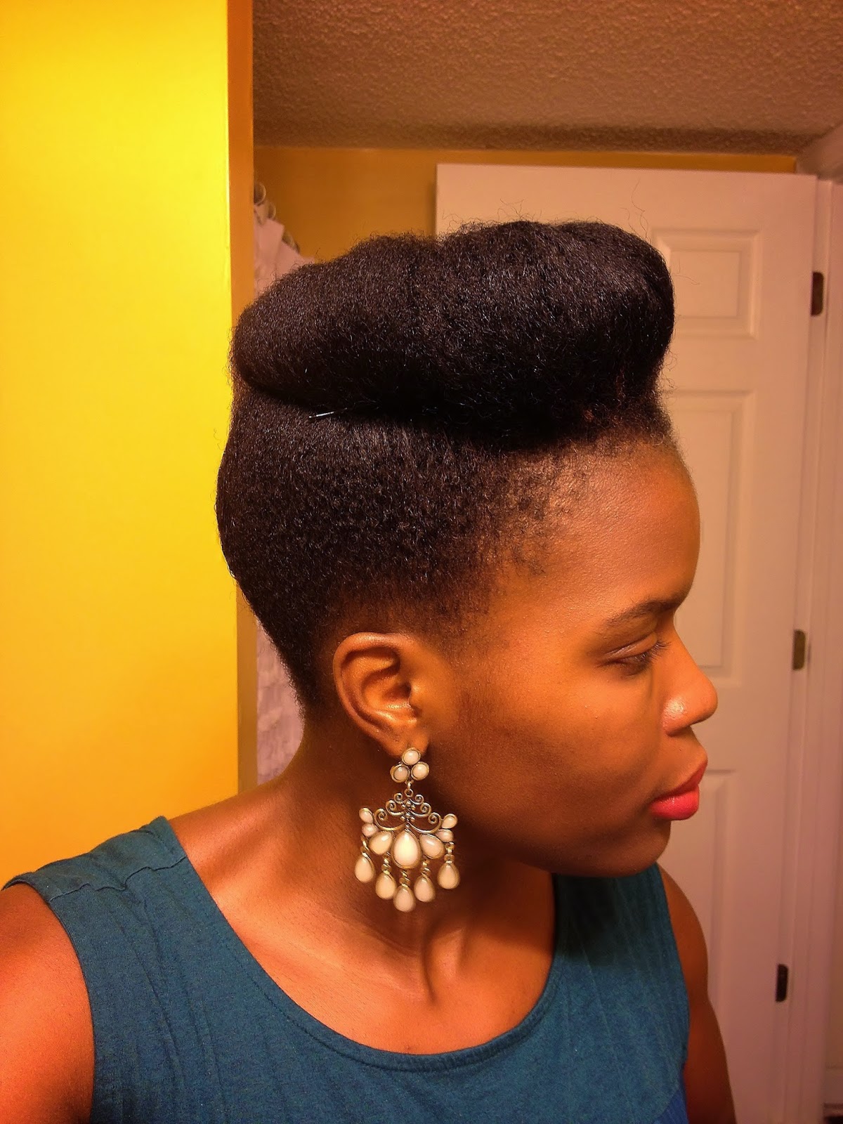 Protective Style | High Pompadour Updo