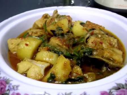 Resepi Ibu Midah~: ~~ayam masak ungkep dgn kentang~~