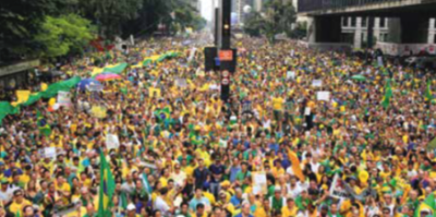 56% dos brasileiros dizem que política e valores religiosos devem andar juntos
