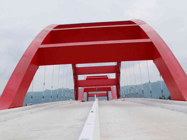 Lukas Enembe akan Namai Jembatan Merah Holtekamp