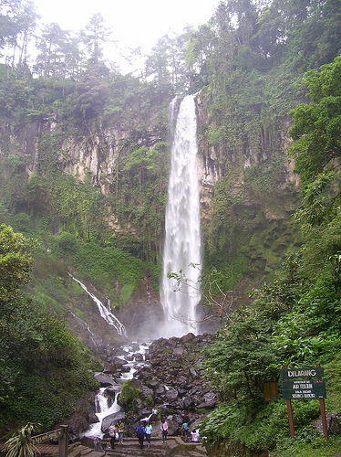 PASMAGRISAKA: MENIKMATI GROJOGAN SEWU DI KAKI GUNUNG LAWU