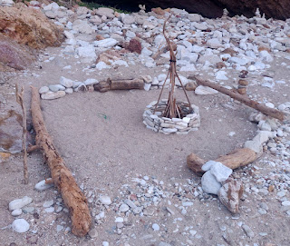 The virtual hut that had been made on the beach