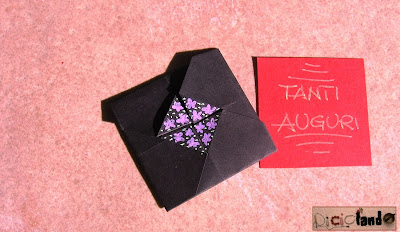 Busta quadrata origami per biglietto d'auguri 3