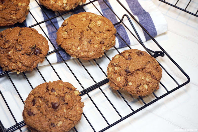 Whole Wheat Oatmeal Chocolate Chip Cookies | The Kitchen Nerd
