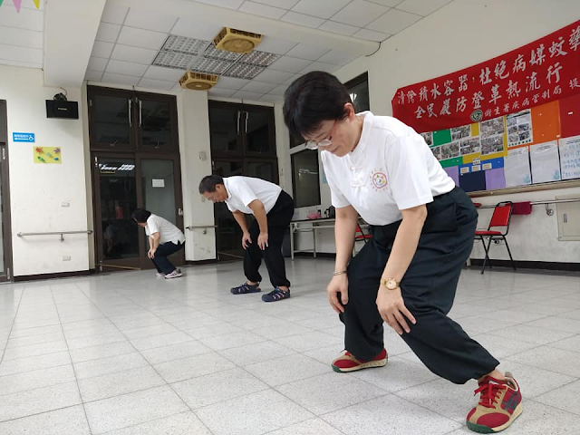 2020/09/22 ◎ 元氣門身心靈道場  ◎   地點：台南市中西區分會 傳承：萬真師父      教學：孫士民老師    班別：中階師資班 時間：晚上7：00~9:00 教學：孫士民老師 班別：萬真玄功初級班  時間：晚上7:00~8:30