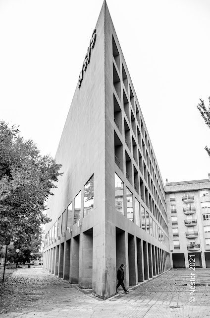 Logroño. Calle Madre de Dios  y Plaza Tomas y Valiente