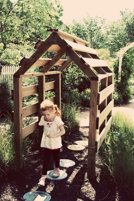 Play House Made From Pallets