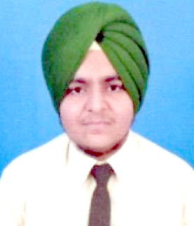 बलजिंद्र सिंह ने कुल 500 मे से 469 अंक लेकर स्कूल में प्रथम स्थान हासिल किया