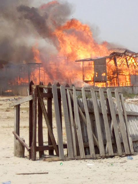 Two Restaurant Burned to flat at Elegushi Beach. 
