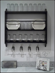 Kitchen plate racks instead of cupboards