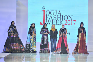 Showing the Collection of "By-Aar" in the Jogja Fashion Week 2017