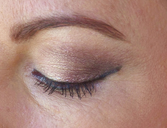 eye shadow with dark corners, Jill Suzanne makeup artist